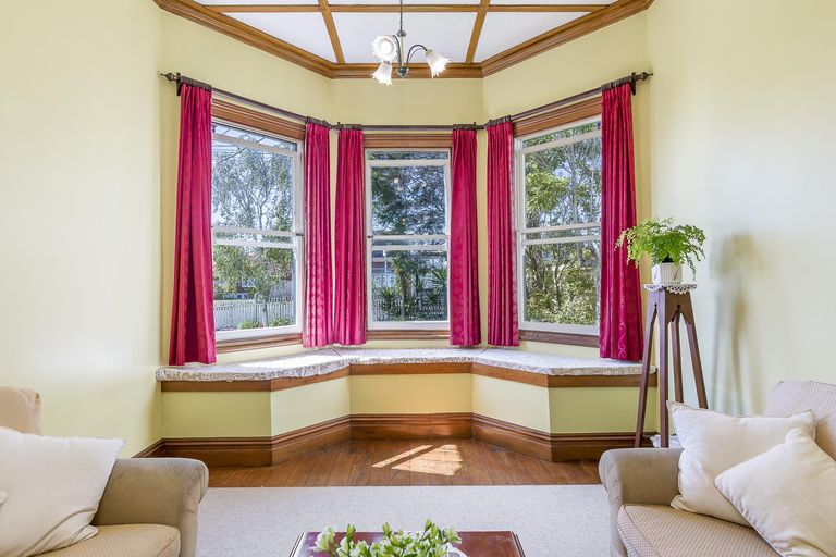 Photo of property in 73 Hutchinson Avenue, New Lynn, Auckland, 0600