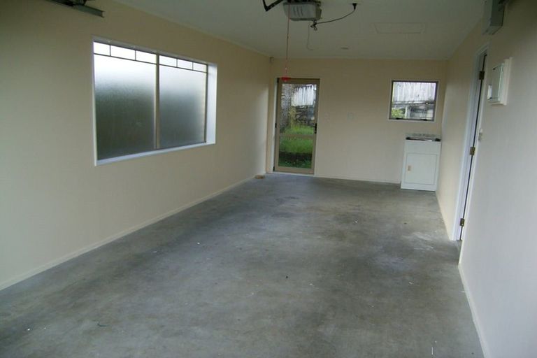 Photo of property in 10 Marbella Drive, Massey, Auckland, 0614