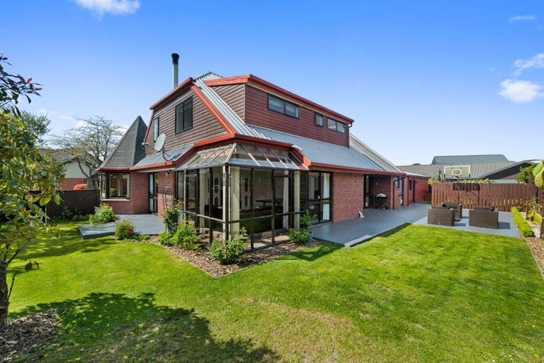 Photo of property in 11 Kedleston Drive, Avonhead, Christchurch, 8042