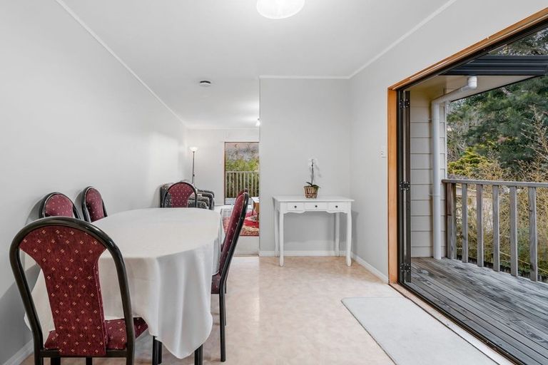 Photo of property in 1/96 Edmonton Road, Henderson, Auckland, 0612