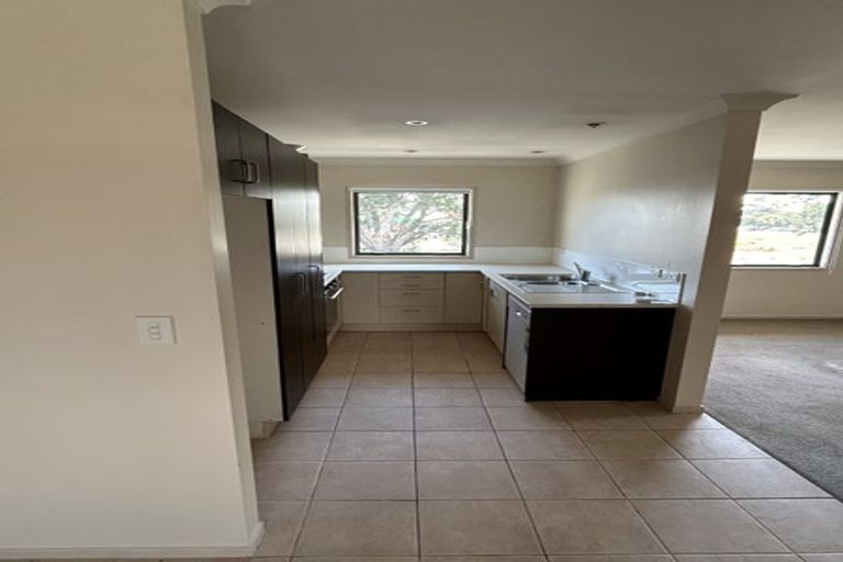 Photo of property in 1/80 Gunner Drive, Te Atatu Peninsula, Auckland, 0610