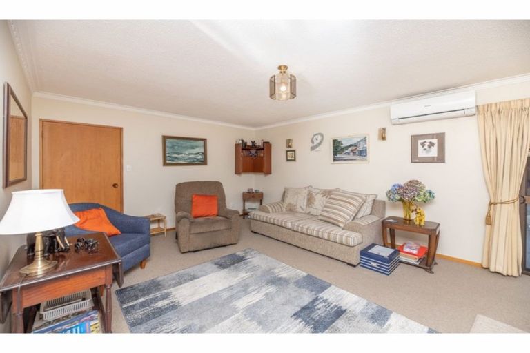 Photo of property in 2/9a Kingham Place, Avonhead, Christchurch, 8042