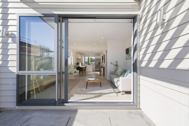 Photo of property in 16 Orford Lane, Takanini, 2112