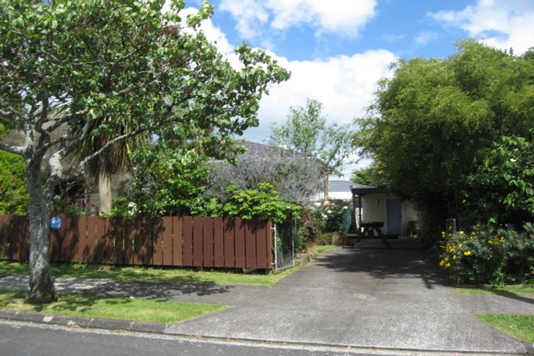 Photo of property in 1/2 Glenburn Place, Papakura, 2110