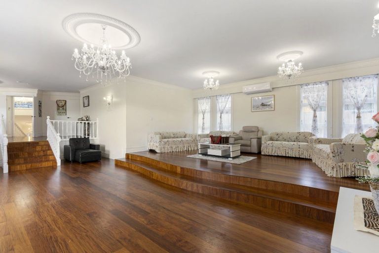 Photo of property in 6 Mahinga Place, Massey, Auckland, 0614