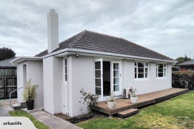 Photo of property in 2 Rustic Lane, Spreydon, Christchurch, 8024