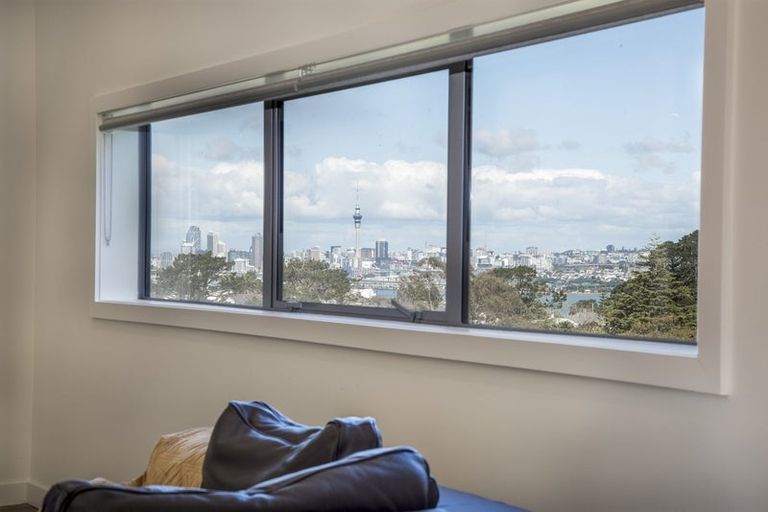 Photo of property in 8a Huka Road, Birkenhead, Auckland, 0626