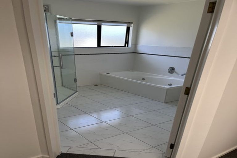 Photo of property in 106 West Hoe Heights, Orewa, 0931