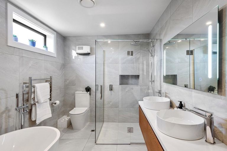 Photo of property in 10 Evesham Crescent, Spreydon, Christchurch, 8024