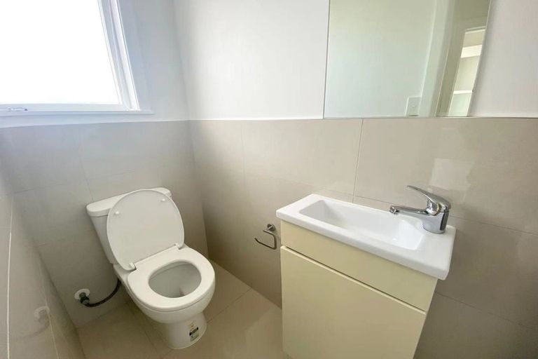 Photo of property in 5 Marlene Avenue, Te Atatu South, Auckland, 0610