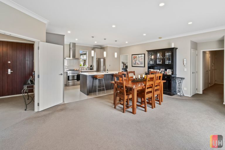 Photo of property in 242 Harbourside Drive, Karaka, Papakura, 2113