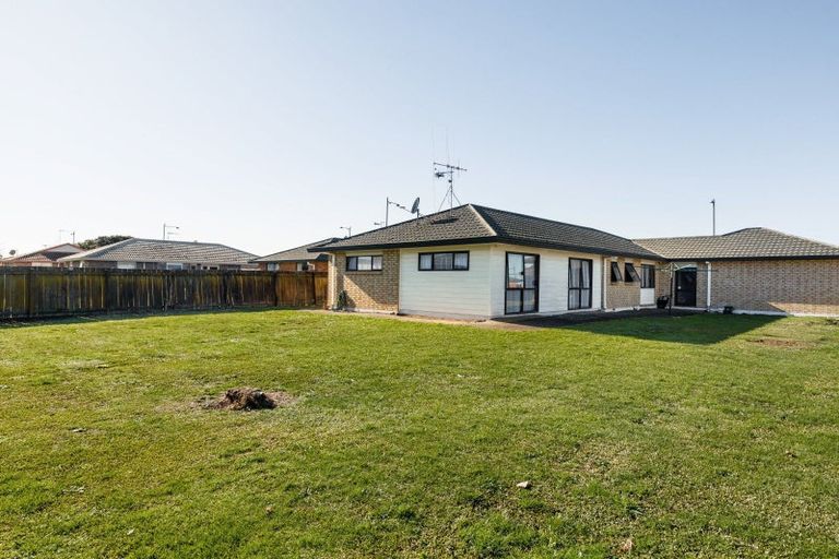 Photo of property in 26 Farnborough Drive, Nawton, Hamilton, 3200