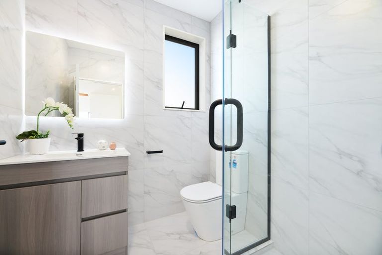 Photo of property in 17d Ranch Avenue, Beach Haven, Auckland, 0626