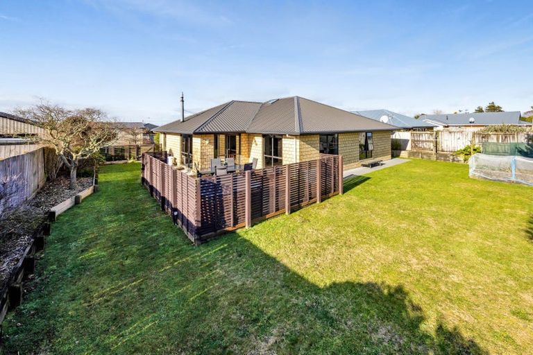 Photo of property in 21 Montague Grove, Stratford, 4332