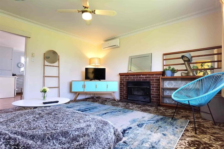 Photo of property in 53 Matipo Road, Te Atatu Peninsula, Auckland, 0610