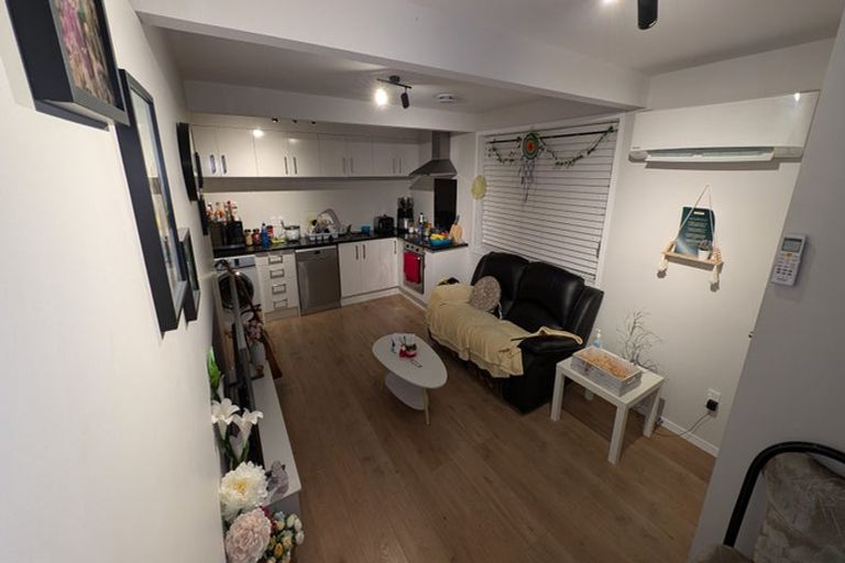 Photo of property in 39 Tamahere Drive, Glenfield, Auckland, 0629