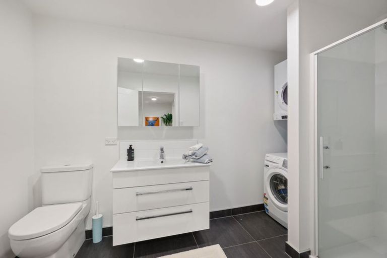 Photo of property in 24 Judkins Crescent, Cockle Bay, Auckland, 2014