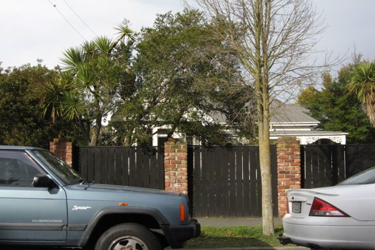 Photo of property in 42 Hawkesbury Avenue, St Albans, Christchurch, 8014