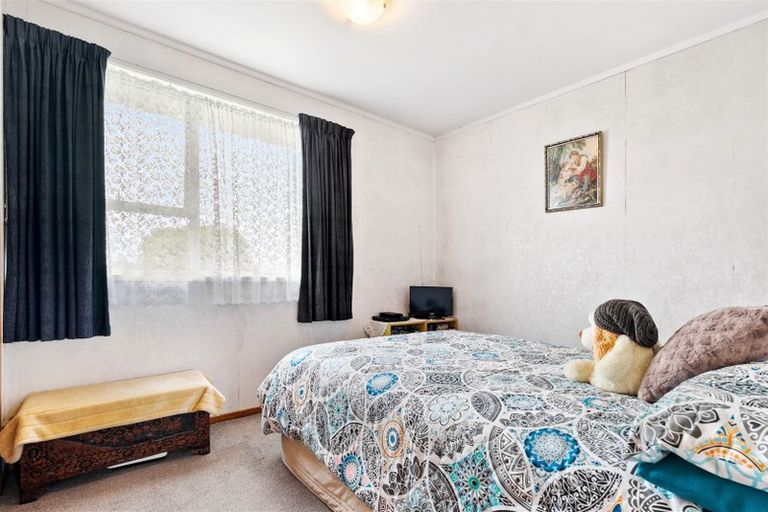 Photo of property in 39 Helena Street, Massey, Auckland, 0614