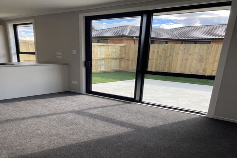 Photo of property in 49u2 Holland Road, Fairfield, Hamilton, 3214