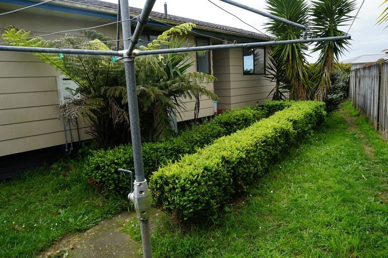 Photo of property in 2/170 Old Wairoa Road, Papakura, 2110