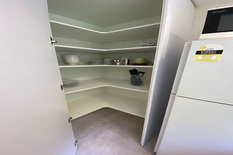 Photo of property in 2 Kopiko Way, Brooklyn, Wellington, 6021