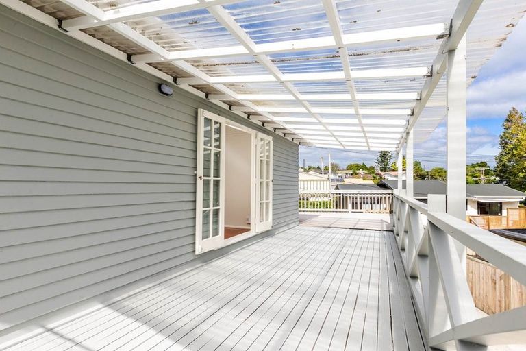 Photo of property in 4 Trinidad Road, Sunnynook, Auckland, 0620