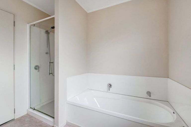 Photo of property in 34 Cabeleigh Drive, Helensville, 0800