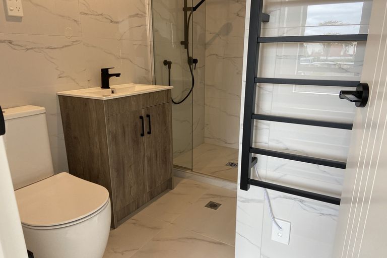 Photo of property in 11/5 Hikurangi Street, Te Atatu Peninsula, Auckland, 0610