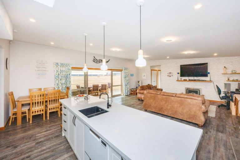 Photo of property in 3 Forbes Road, Foxton Beach, Foxton, 4815