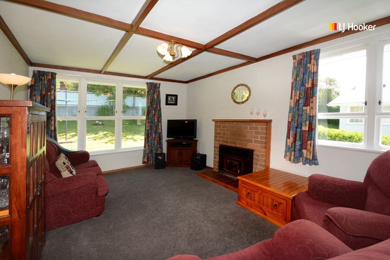 Photo of property in 14 Hanlon Street, Halfway Bush, Dunedin, 9010