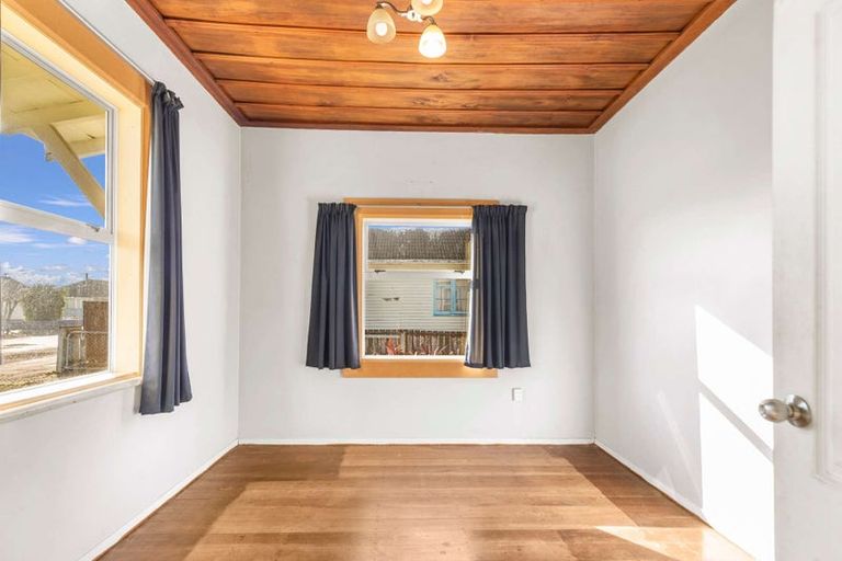 Photo of property in 44 Tennyson Street, Dannevirke, 4930