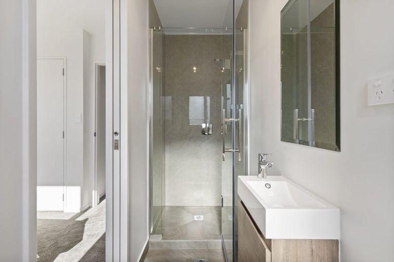 Photo of property in 17 Paetai Lane, Te Atatu Peninsula, 0610