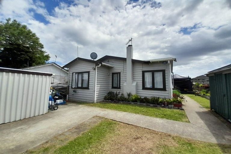 Photo of property in 18 Beihlers Road, Weymouth, Auckland, 2103