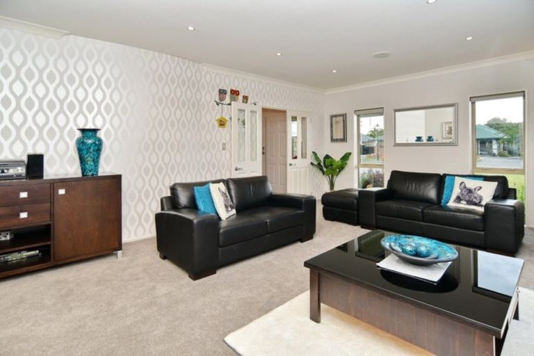 Photo of property in 8 Goodwood Close, Rangiora, 7400