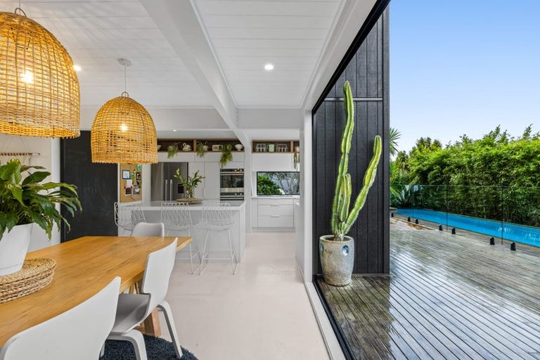 Photo of property in 2/9 Tainui Street, Torbay, Auckland, 0630