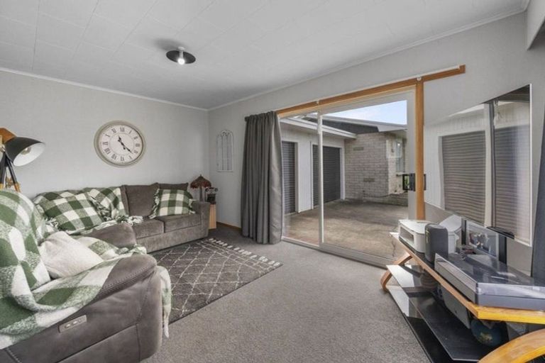 Photo of property in 1/204 Grays Road, Saint Leonards, Hastings, 4120