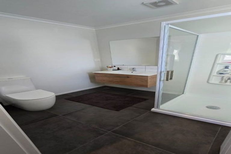 Photo of property in 52 Martingale Drive, Whitby, Porirua, 5024