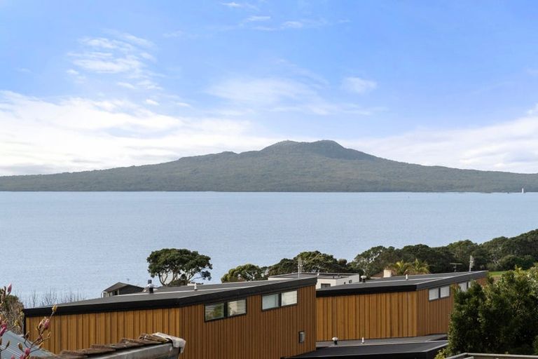 Photo of property in 1/95 Aberdeen Road, Castor Bay, Auckland, 0620