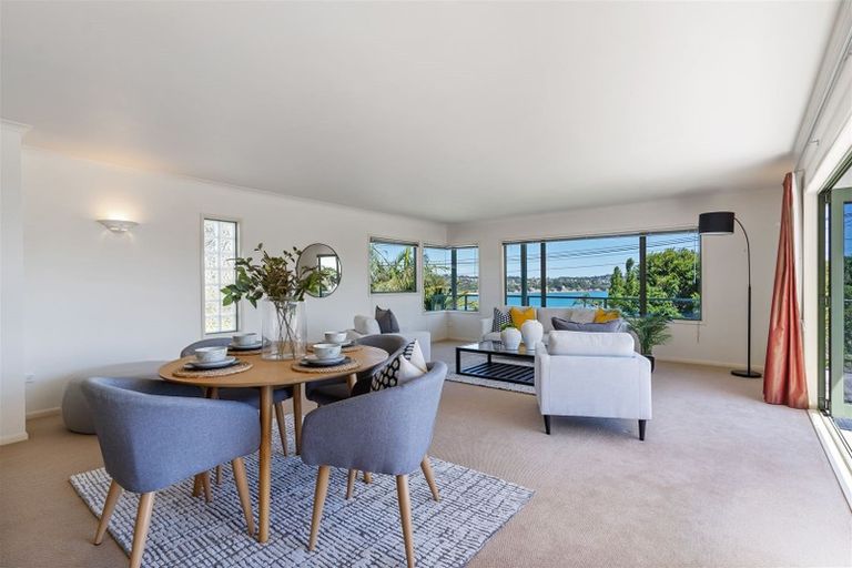 Photo of property in 35 Tindalls Bay Road, Tindalls Beach, Whangaparaoa, 0930