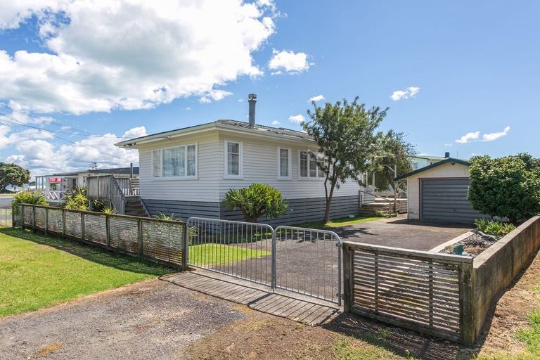 Photo of property in 18 Tatahi Street, Te Puru, Thames, 3575