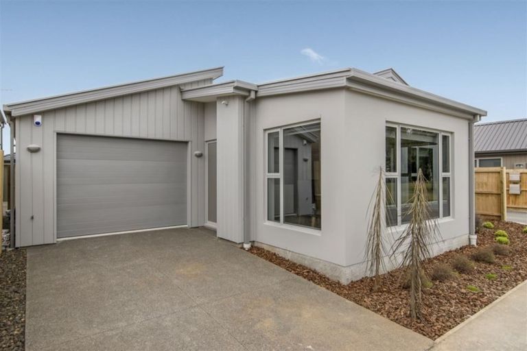 Photo of property in 3 Glenbarr Lane, Broomfield, Christchurch, 8042