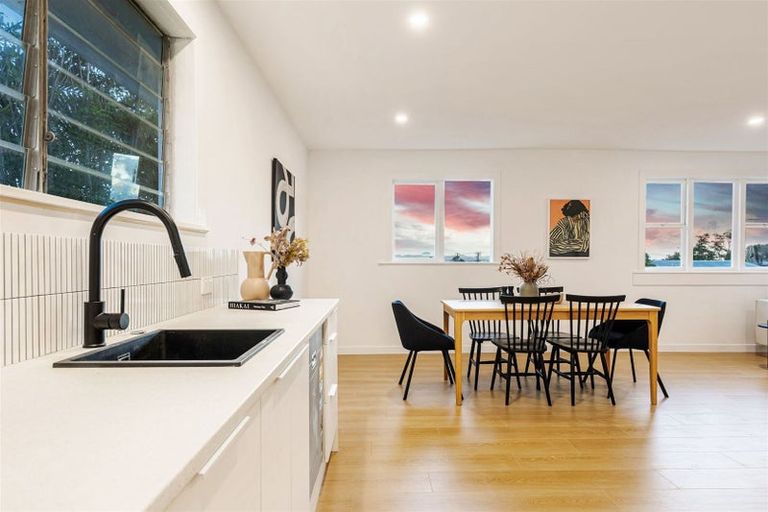 Photo of property in 31 Karaka Street, Helensville, 0800