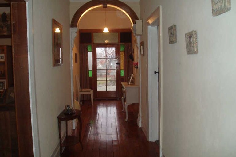 Photo of property in 52 Timaru Road, Waimate, 7924