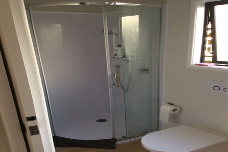 Photo of property in 23 Helleur Road, Massey, Auckland, 0614