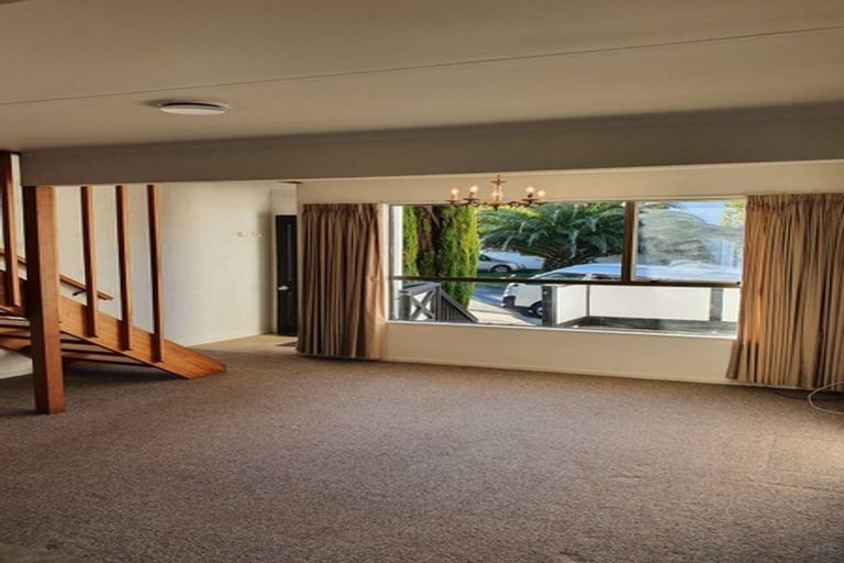 Photo of property in 6 Makatote Grove, Churton Park, Wellington, 6037