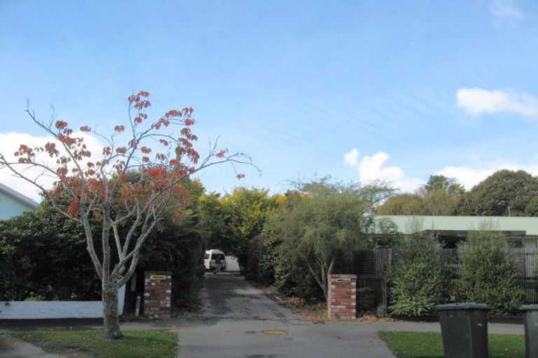 Photo of property in 15 Seagrave Place, Ilam, Christchurch, 8041