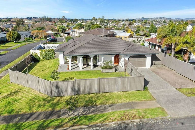 Photo of property in 8 Olena Avenue, Sunnyhills, Auckland, 2010