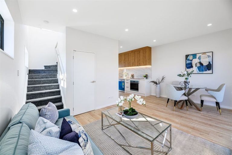 Photo of property in 1/6 Kereru Street, Henderson, Auckland, 0612
