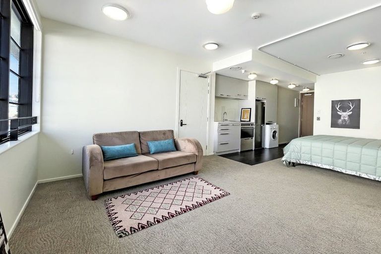Photo of property in 102/3u Roxburgh Street, Mount Victoria, Wellington, 6011